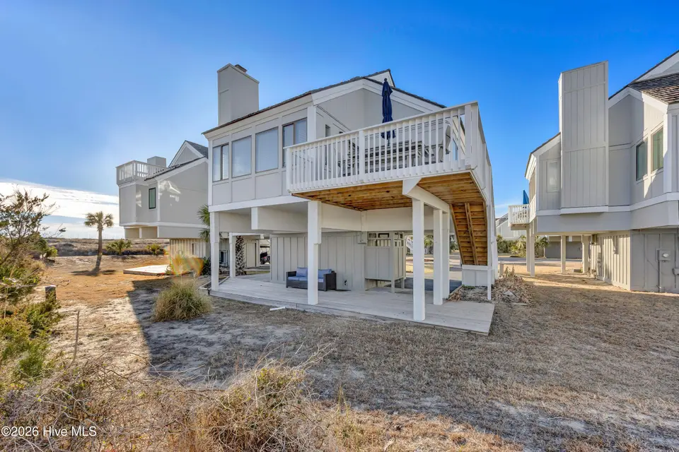305 S South Bald Head Wynd Unit 10, Bald Head Island, NC 28461 — 3-bedroom home in BHI Stage I Villas, Bald Head Island, NC, photo 1 of 48: 047_img_3243_822