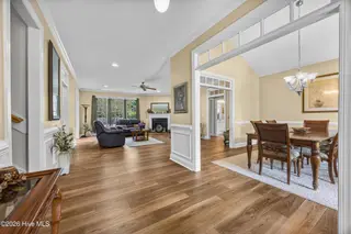 8746 Ramsbury Way, Wilmington, NC 28411 — 4-bedroom home in Plantation Landing, Wilmington, NC, photo 8 of 49: 8_foyer