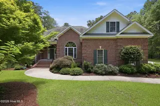 3807 Leaf Court, New Bern, NC 28562 – photo 2: 1-web-or-mls-0C0A2205
