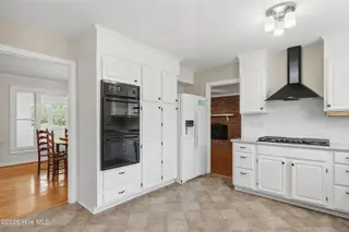 216 Lands End Road, Morehead City, NC 28557 — 3-bedroom home in Spooners Creek, Morehead City, NC, photo 17 of 65: 216 Lands End _ Interior-Exterior (22 of