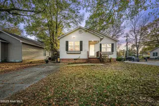 131 Cox Avenue, Jacksonville, NC 28540 — 3-bedroom home in Sabiston Height, Jacksonville, NC, photo 4 of 37: Twilight
