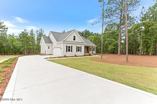 131 Longleaf Drive, West End, NC 27376 – photo 2: 131 Longleaf Dr-LR-JFP-4