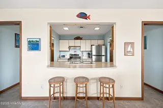 1308 Ocean Drive, Emerald Isle, NC 28594 – photo 7: kitchen bar