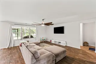 19 Evian Court, Hampstead, NC 28443 — 3-bedroom home in Hope Creek, Hampstead, NC, photo 14 of 49