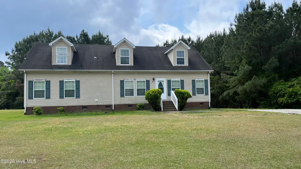 2917 Laurel Ridge Lane, Kinston, NC 28504 – photo 1 of 28: IMG_6100