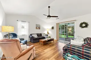 303 Barbour Road 701, Morehead City, NC 28557 – photo 13: Living Room
