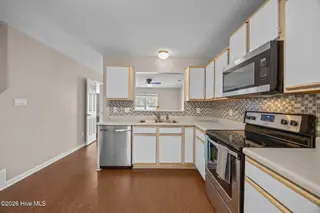 1403 Timberlake Trail, Jacksonville, NC 28546 – photo 15: 15-web-or-mls-1403 Timberlake Trail 31