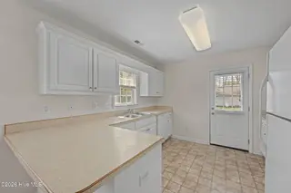2403 Westover Lane, New Bern, NC 28562 — 3-bedroom home in Berkshire, New Bern, NC, photo 6 of 28: 31-web-or-mls-DSC_6862