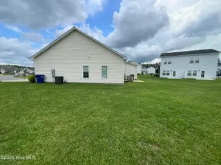 2221 Remington Court B, Greenville, NC 27834 – photo 3: Side