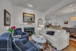 209 N Lord Street, Southport, NC 28461 – photo 8: Living Room