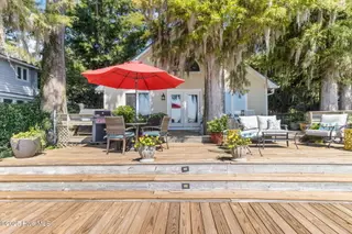 712 Canal Cove Road, Lake Waccamaw, NC 28450 – photo 1: Waterfront Home