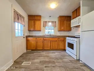 104 Chadburn Avenue, Elizabeth City, NC 27909 – photo 9: Kitchen 1