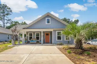 227 NE 38th Street, Oak Island, NC 28465 – photo 3: aAbmlo7w