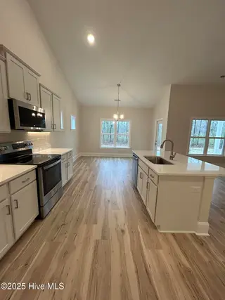 2410 Starling Lane, New Bern, NC 28562 – photo 5: Kitchen
