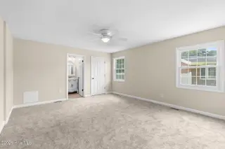302 Cardinal Road, Jacksonville, NC 28546 – photo 17