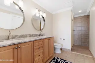212 Old Causeway Road 107 & B13 Slip, Beaufort, NC 28516 — 3-bedroom condo in Morgan Creek Landing, Beaufort, NC, photo 18 of 49: Primary bath