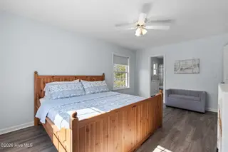 117 NE 52nd Street, Oak Island, NC 28465 – photo 19: 17-web-or-mls-cammediallc.com (45 of 54)