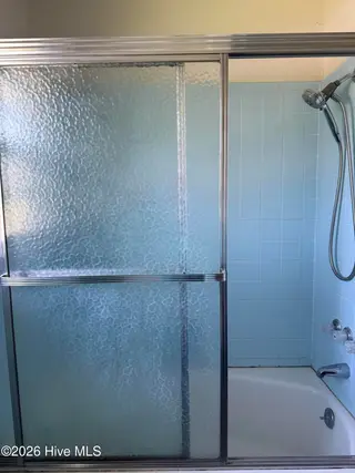 1702 Clark Avenue, New Bern, NC 28560 – photo 15: Shower/Tub