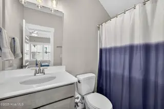 447 Beaumont Oaks Drive, Wilmington, NC 28411 – photo 22: Bath 2 (2nd en suite).1 - 447 Beaumont