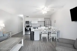 711 S Lumina Avenue 103, Wrightsville Beach, NC 28480 — 1-bedroom condo in Surf Motel Condo, Wrightsville Beach, NC, photo 8 of 19: Surf Suites 103 7