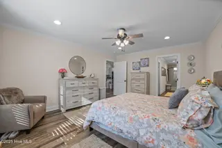 420 Crown Drive, Washington, NC 27889 – photo 14: 35-web-or-mls-LHV_6591