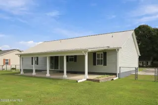 107 Fodder Drive, Hubert, NC 28539 — 3-bedroom home in Ole Mill Village, Hubert, NC, photo 6 of 59: 06_Rear_Patio_Angle