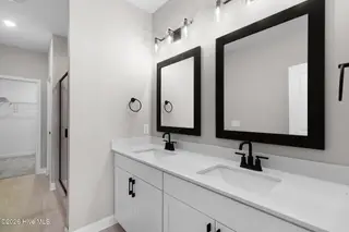 235 Cline Way Unit 107, Beaufort, NC 28516 – photo 13: Primary Bathroom