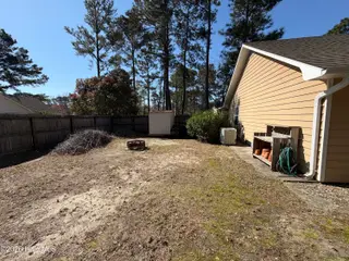 318 Hidden Valley Road, Wilmington, NC 28409 – photo 20: Right side yard