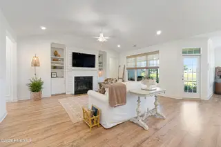 127 Windswept Lane, Beaufort, NC 28516 – photo 9: Open living space