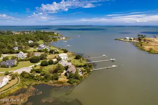 102 Gibbs Circle, Beaufort, NC 28516 – photo 4: 60-web-or-mls-chadwick-visuals-102-gibbs