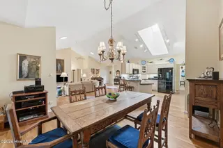 908 Sawgrass Court, New Bern, NC 28560 – photo 8: Dining
