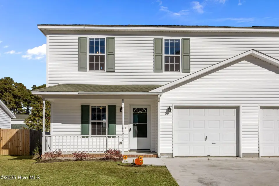 217 Winners Circle S, Jacksonville, NC 28546 – photo 1 of 33: front pic