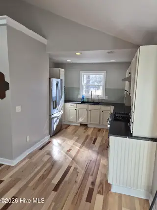2105 Gibson Avenue, Wilmington, NC 28403 — 3-bedroom home in Carolina Place, Wilmington, NC, photo 7 of 26