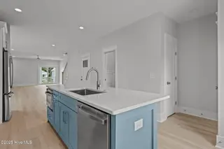 211 Spartanburg Avenue 2, Carolina Beach, NC 28428 – photo 10: 29-web-or-mls-DSC04214