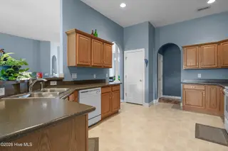 1013 Meadowlands Trail NW, Calabash, NC 28467 – photo 12: Kitchen