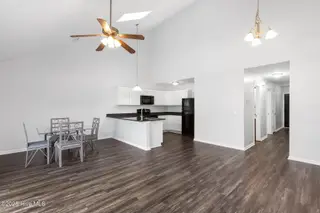 116 Lincoln Place Circle, Leland, NC 28451 – photo 8: Lincoln-116-3LR-Aaron_8416-CR2
