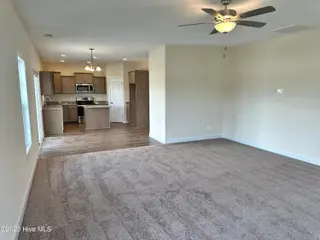 639 Indigo Johnston Drive, Jacksonville, NC 28546 – photo 10: Livrm