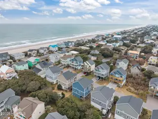 308 Oceanaire Lane, Surf City, NC 28445 – photo 8: 14-web-or-mls-IMG_7763