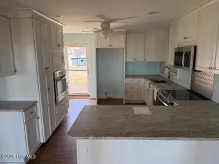 913 Stately Pines Road, New Bern, NC 28560 – photo 3: Kitchen View 2