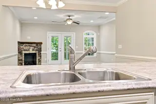 1676 Cambria Drive B, Greenville, NC 27834 – photo 22: 18-web-or-mls-IMG_0023