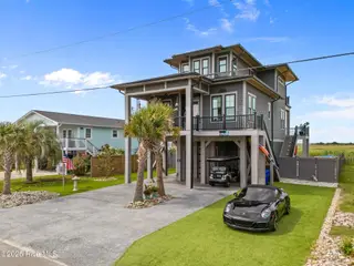 112 Virginia Avenue, Carolina Beach, NC 28428 – photo 8: 8-web-or-mls-DJI_20250530155755_0991_D