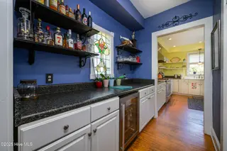 406 Queen Street, New Bern, NC 28560 – photo 21: Bar