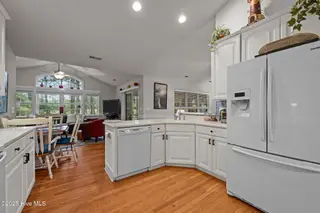 815 Pelican Drive, New Bern, NC 28560 – photo 13: solid surface counters