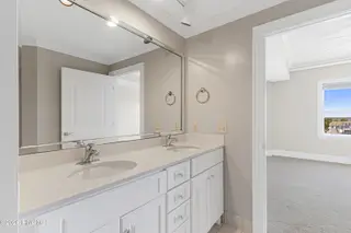 4425 Arendell Street 402 Harborside Club, Morehead City, NC 28557 – photo 21: Primary ensuite