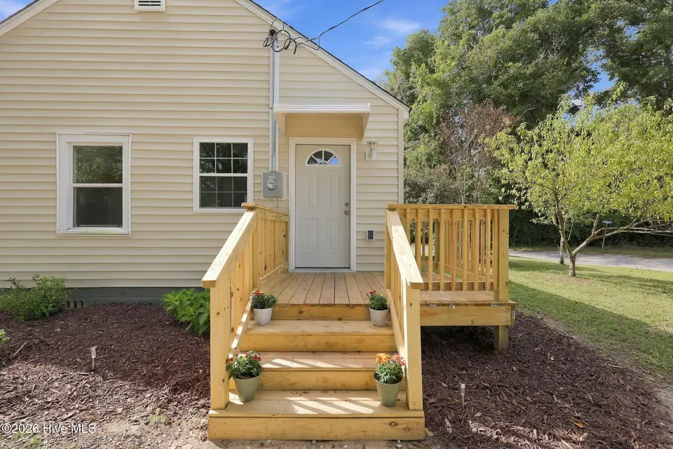 2707 Alabama Avenue, New Bern, NC 28560 — 2-bedroom home in Oakside, New Bern, NC, photo 1 of 54: 2707 Alabama