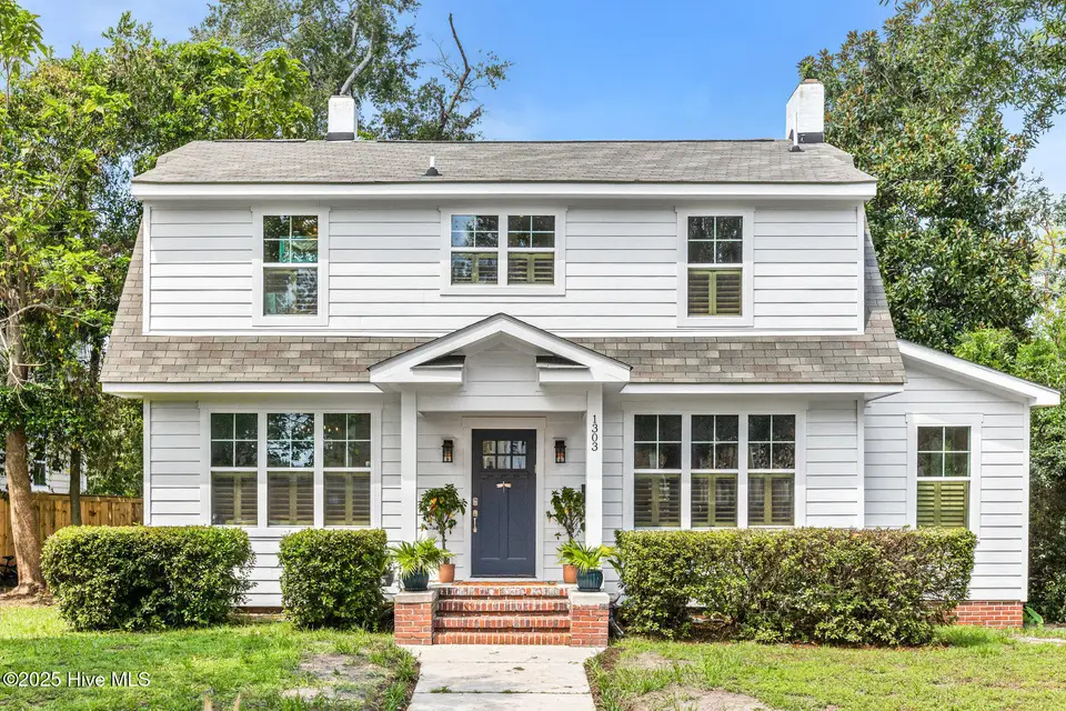 1303 Princess Street, Wilmington, NC 28401 – photo 1 of 31: 001_1303_princess_street-01_284