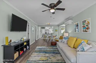 208 Hamlet Avenue, Carolina Beach, NC 28428 — 3-bedroom home, Carolina Beach, NC, photo 15 of 49: 9-web-or-mls-BTS00794
