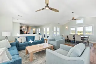648 Ocean Boulevard W, Holden Beach, NC 28462 — 3-bedroom home in Bacon Island Harbor, Holden Beach, NC, photo 5 of 65: mls-DSC05375