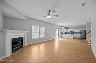 106 Bobwhite Circle, Cape Carteret, NC 28584 – photo 11: Living Room