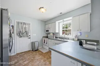 3714 Elizabeth Avenue, New Bern, NC 28562 – photo 10: Kitchen